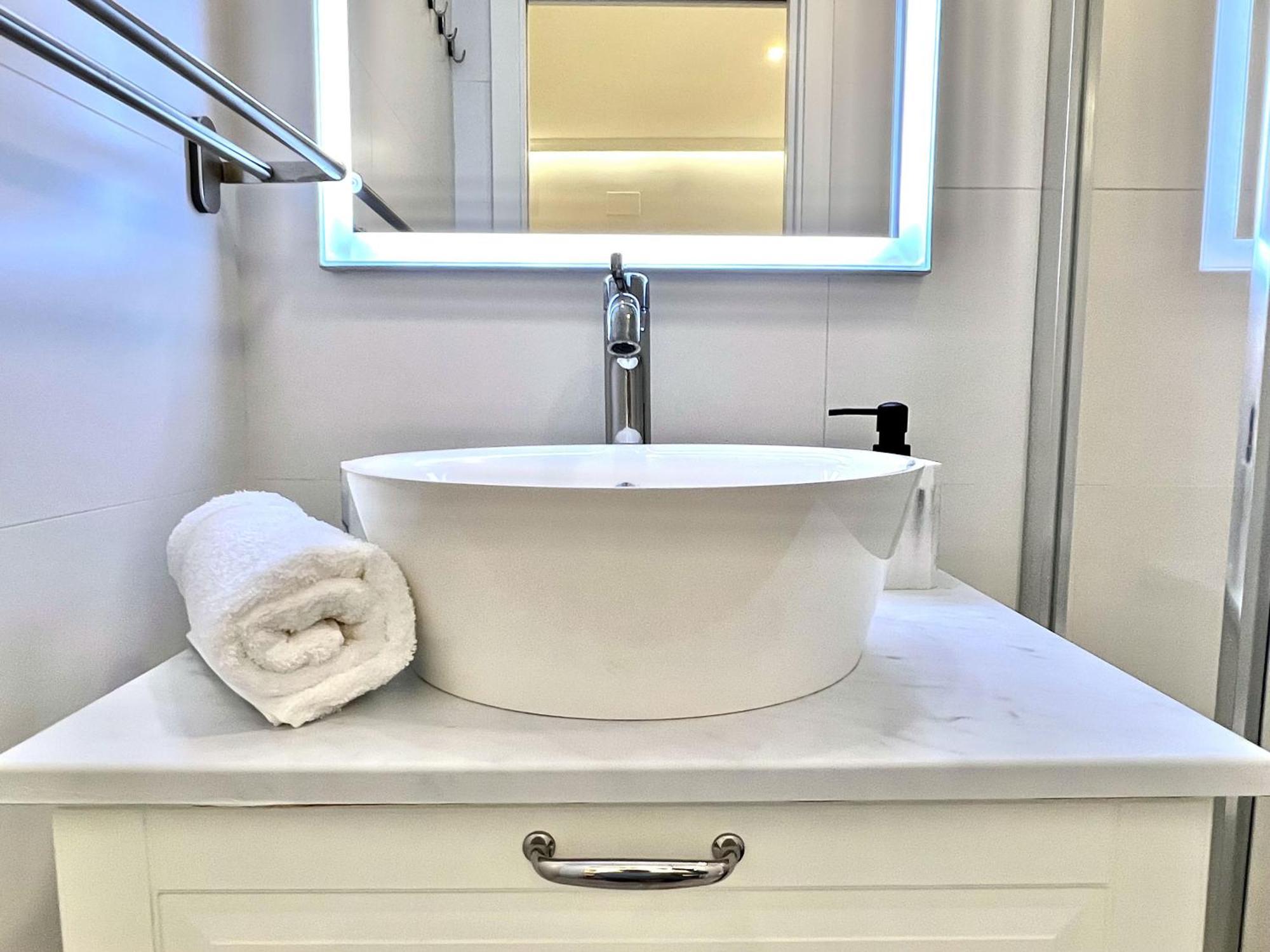 Apartment In The Heart Of Madrid-Piso En Malasana Buitenkant foto
