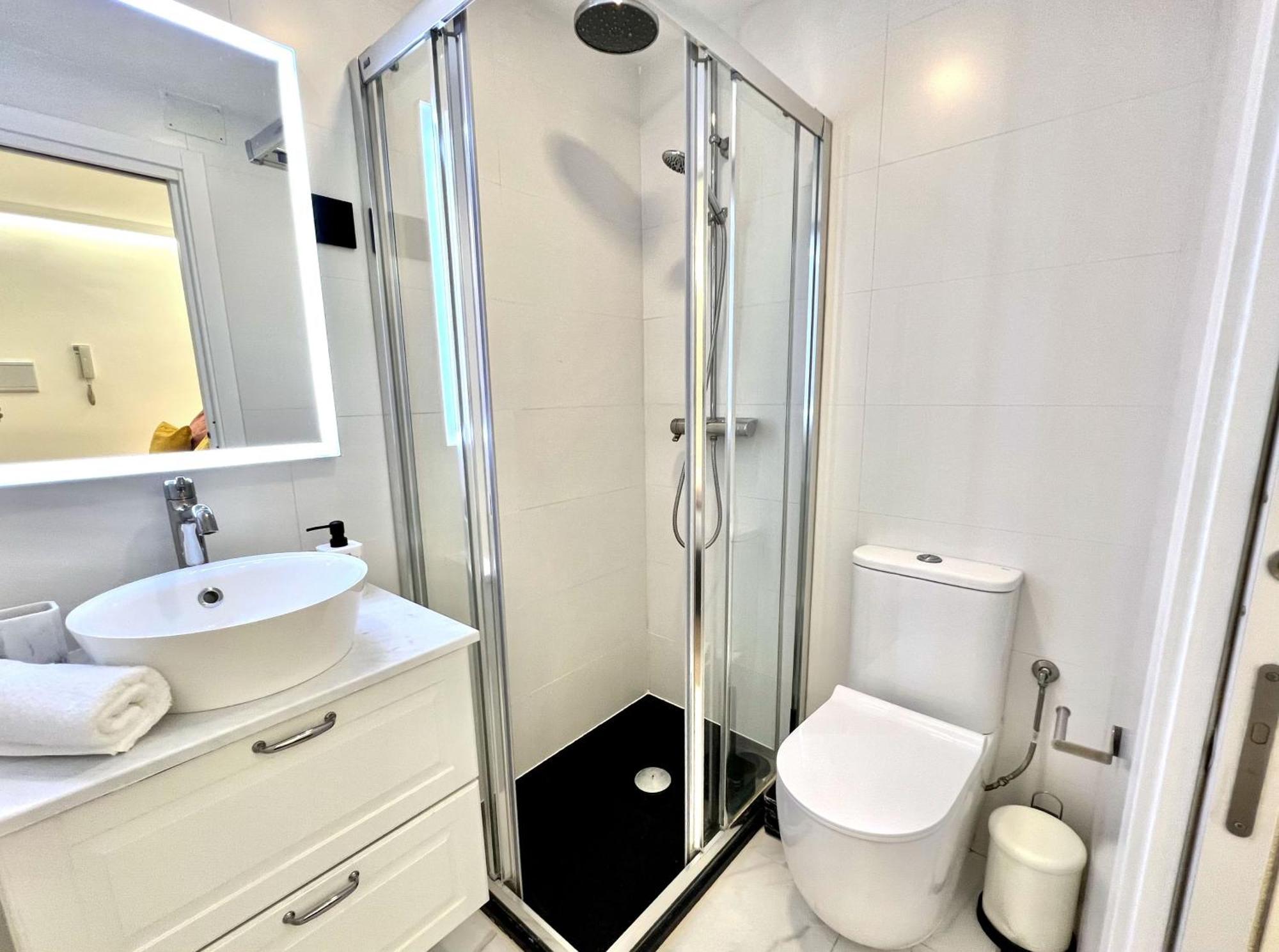 Apartment In The Heart Of Madrid-Piso En Malasana Buitenkant foto